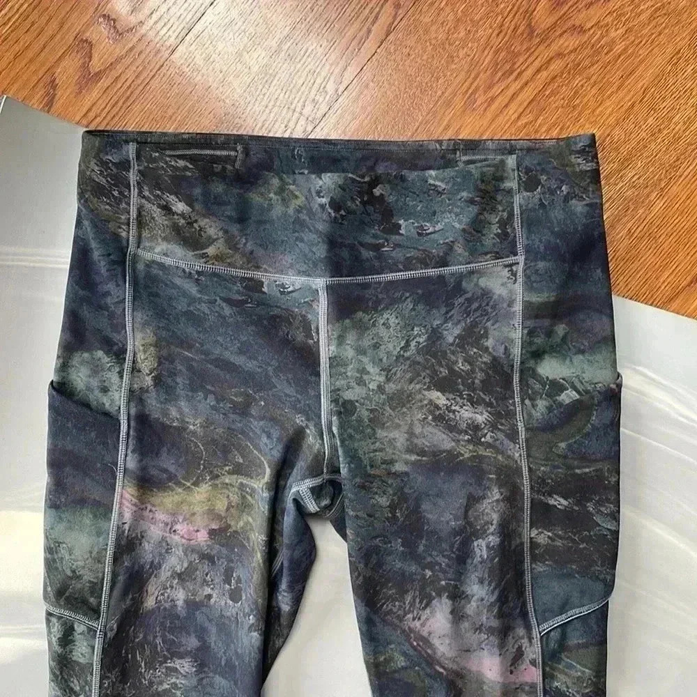 Lululemon I 10 - Picture 2 of 12